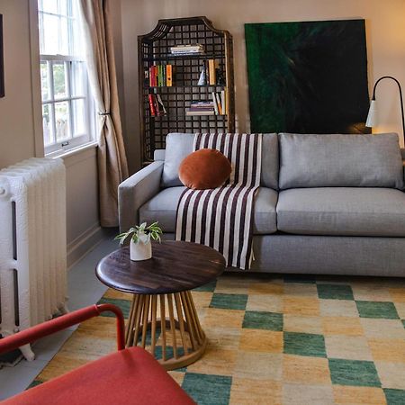 Kingston Carriage House Bed & Breakfast ภายนอก รูปภาพ