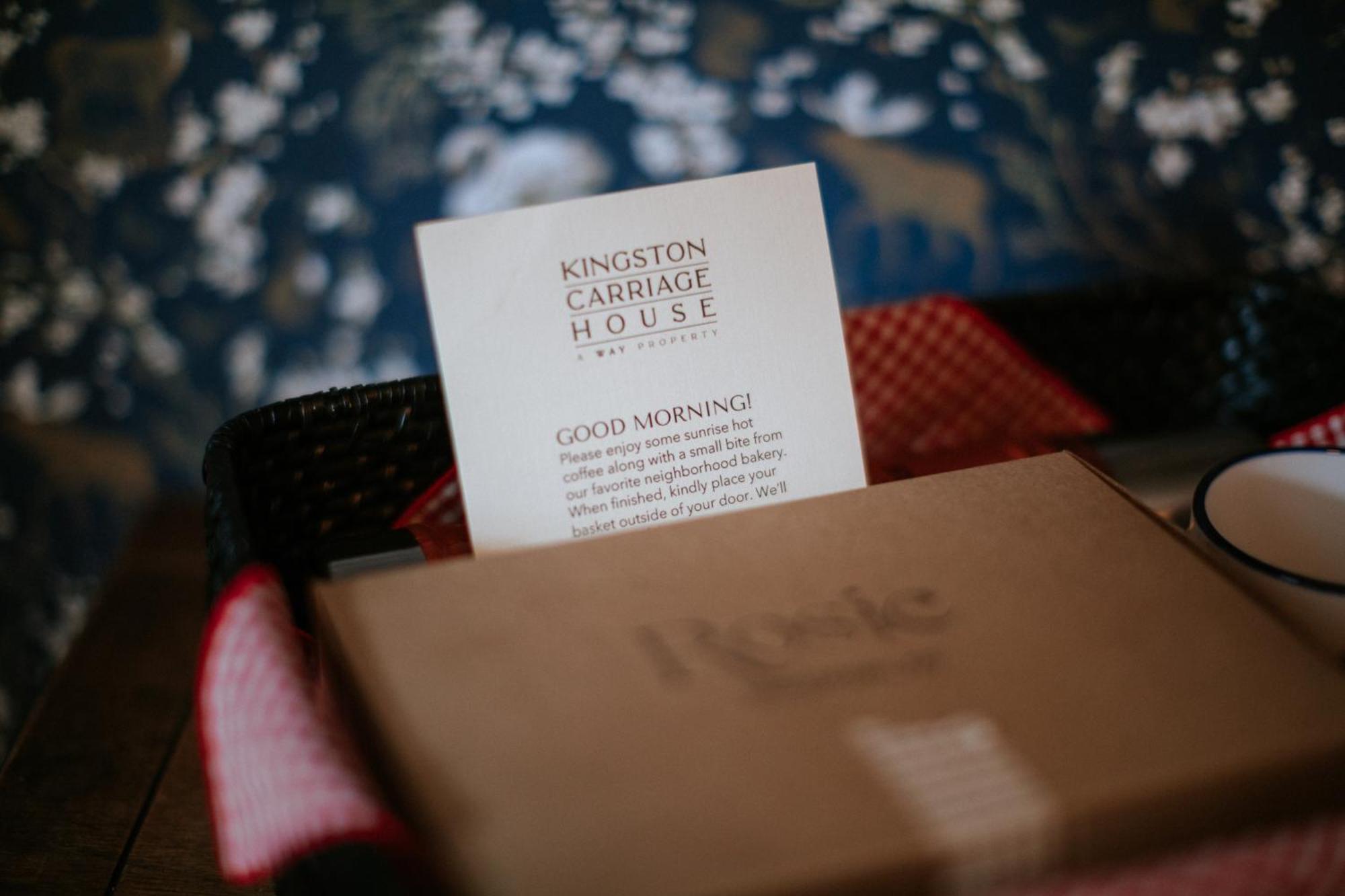 Kingston Carriage House Bed & Breakfast ภายนอก รูปภาพ