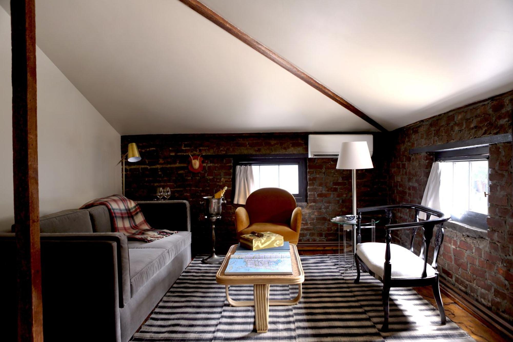 Kingston Carriage House Bed & Breakfast ภายนอก รูปภาพ